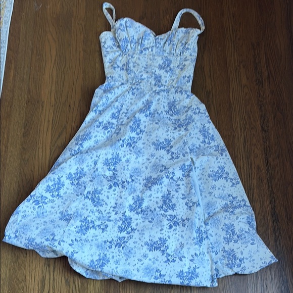 House of CB Dresses & Skirts - House of cb Carmen Blue Print Bustier Sundress Size Large plus cup